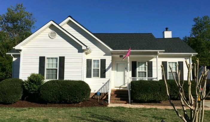 CertainTeed Landmark Shingles Color Moire Black