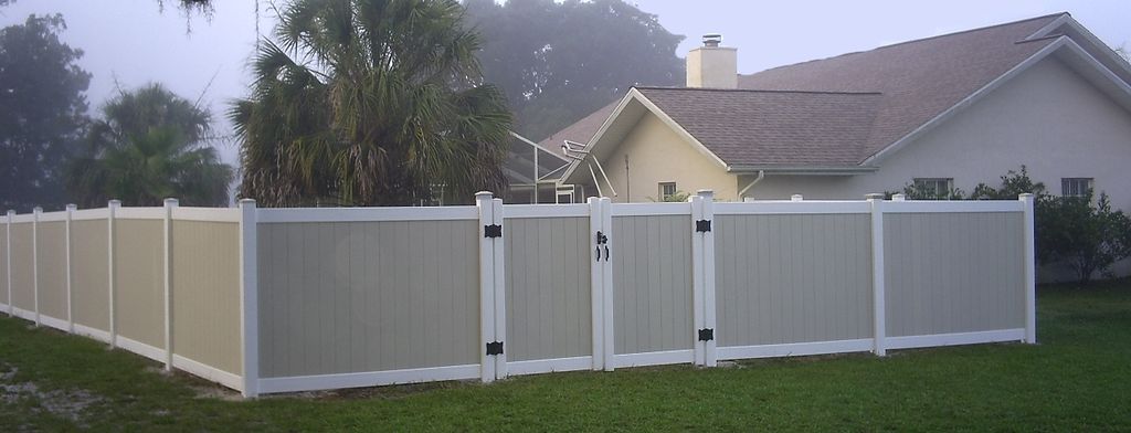 Two Tone Vinyl Privacy Fence has become very popul