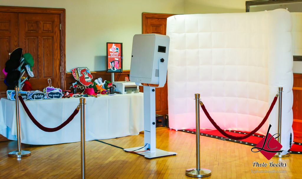 This is our Open Style Kiosk Photo Booth with Infl