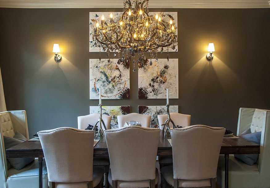 Optimizing a small dining space.