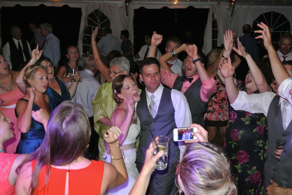 We make BRIDE and GROOM the stars at our weddings!