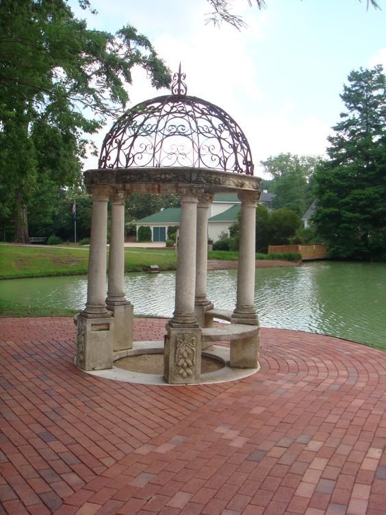 Hopelands Gardens in Aiken, SC
Cement gazebo