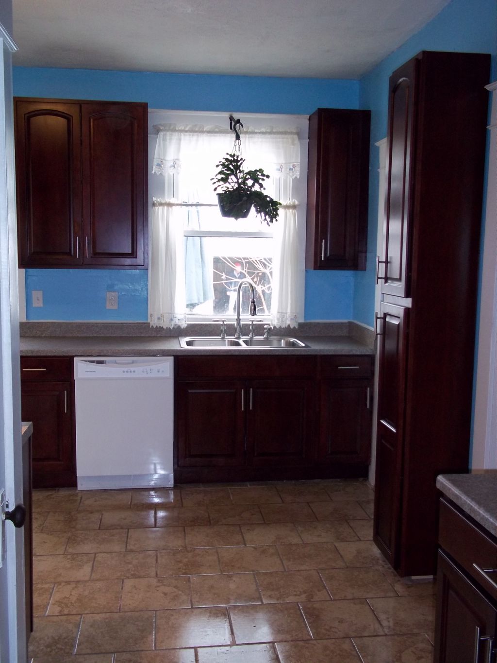 Kitchen Renovation with Shurock Maple Cabinets wit