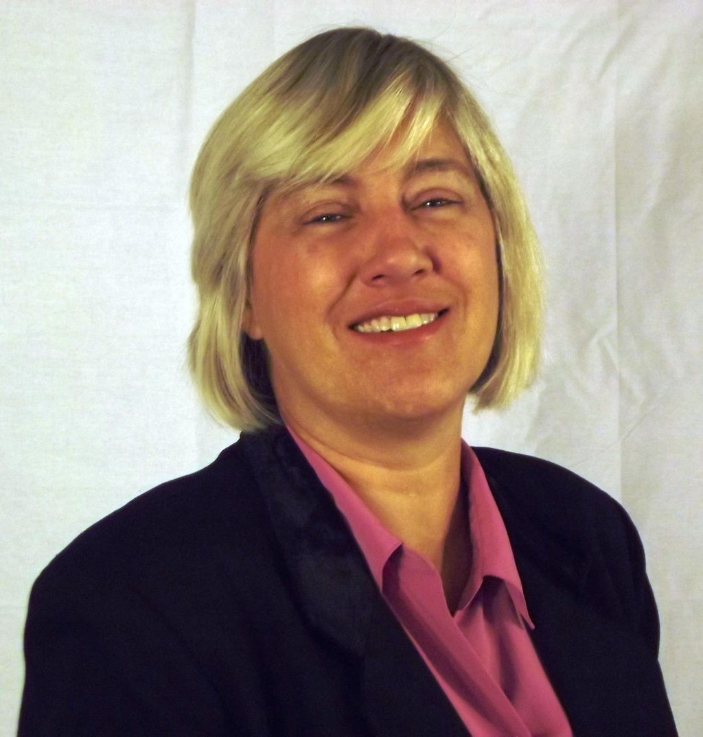 Hi, I'm Suzanne.  I'm an Accounting Professional w