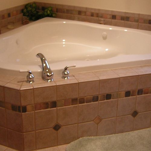 A nice tile bath tub!