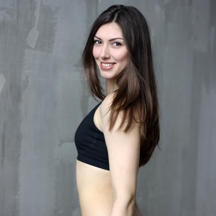 Iryna (Neon Group Fitness & Beauty)