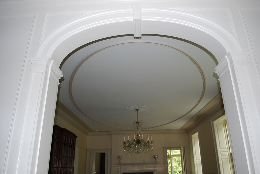 Ceiling molding