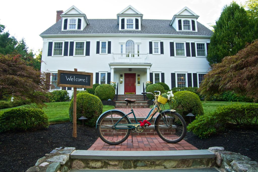 Traditional Clambake with DIY Flair