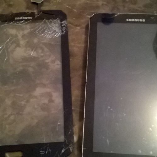 Samsung Galaxy Tab 3 with new outer screen.