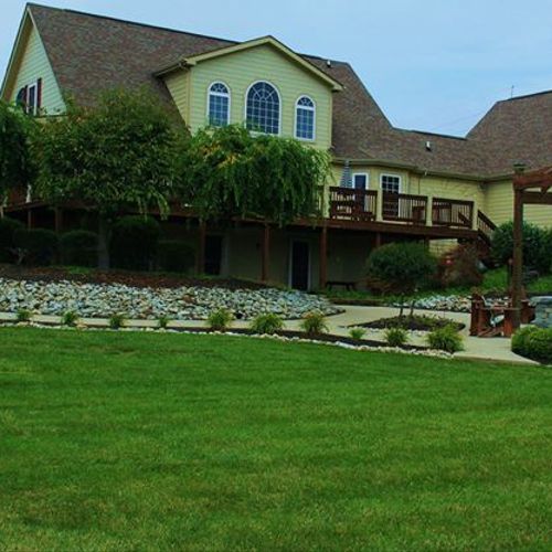 Residential Landscaping Design and Maintenance