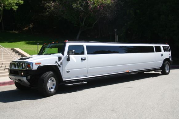 Black Hummer Limousine with Karaoke, TV, DVD CD ip