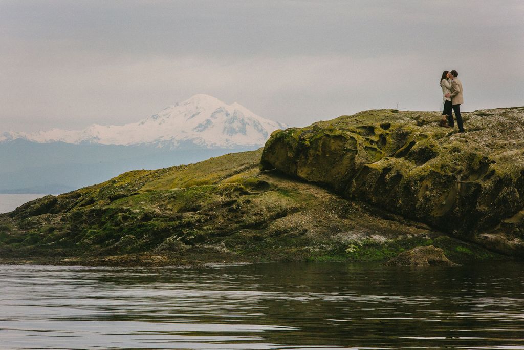 Engagement session on Patos Island in the San Juan