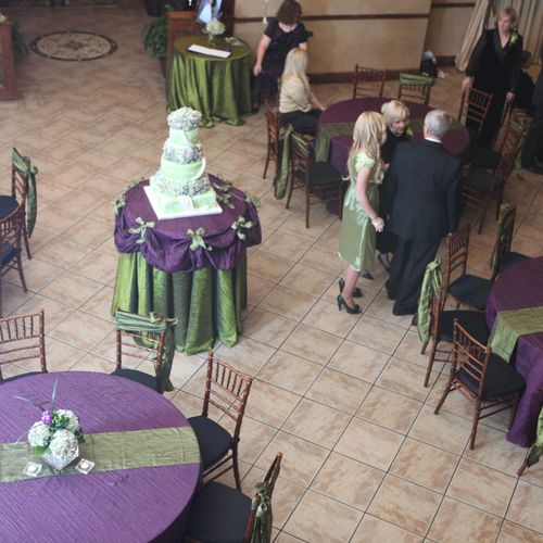 Wedding Cake and table centerpieces