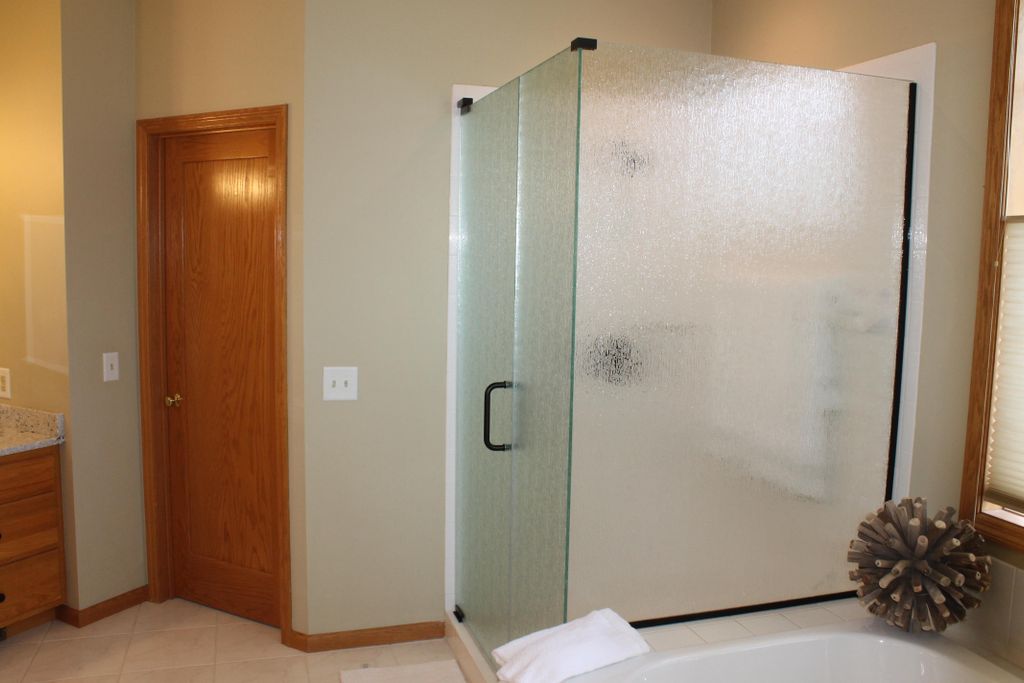 Rain glass Heavy corner enclosure