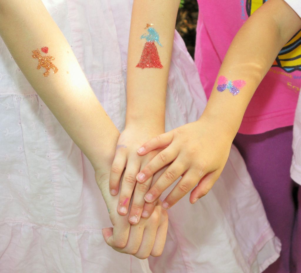 Marbled Palette: Glitter tattoos