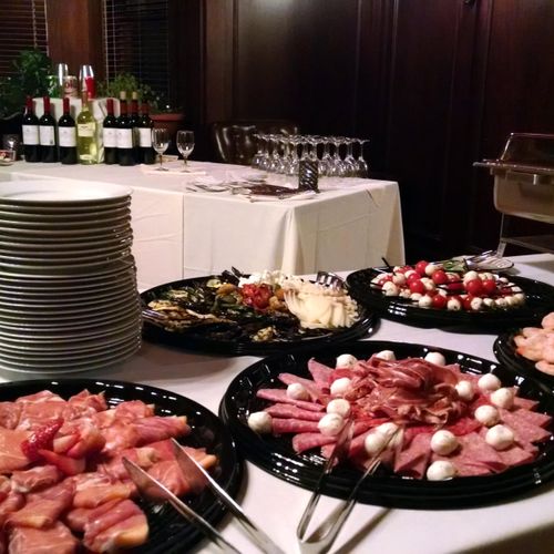 Cocktail receptions, buffet / food stations, sit-d