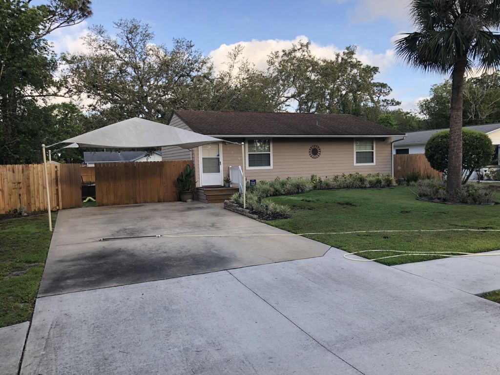 Roof, driveway and house wash BEFORE