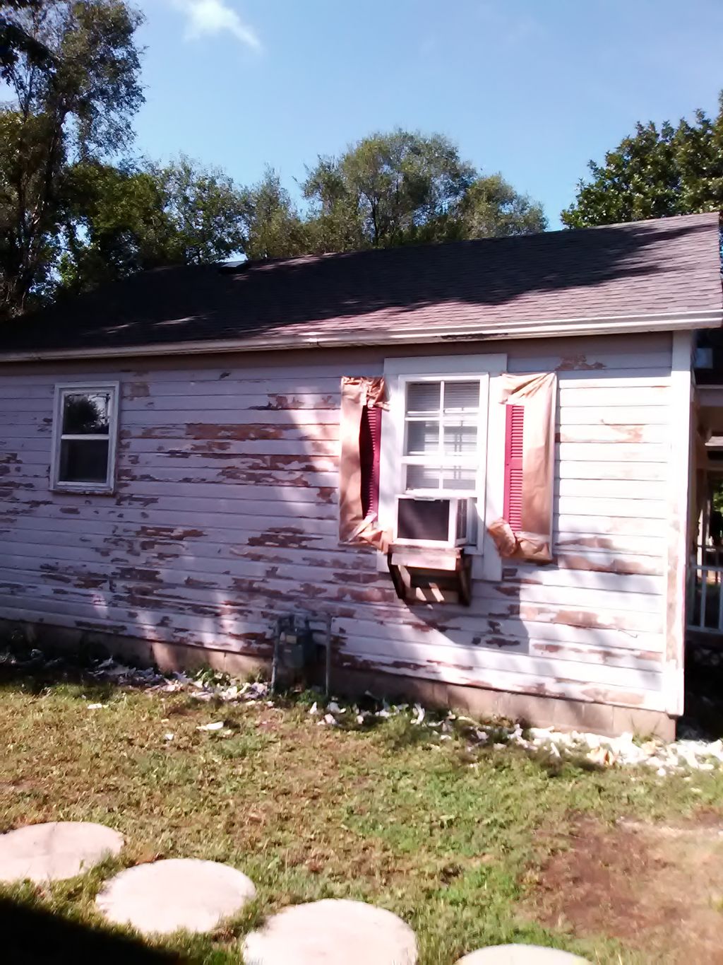 Exterior, Tonganoxie, KS.