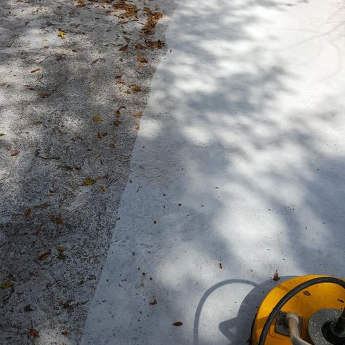 Concrete Driveway Cleaning
2/28/2016