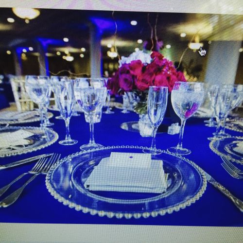Royal Blue/Fuchsia table setting