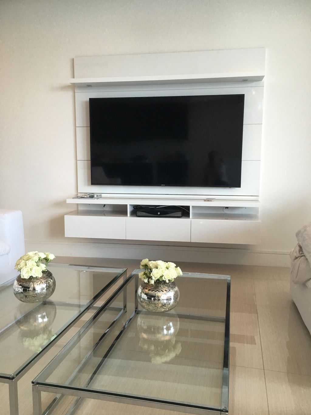 Full entertainment unit assembly, wall hanging (fl