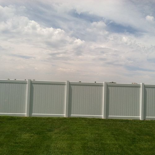 privacy fence white fence 68 inch body /5.5 smooth