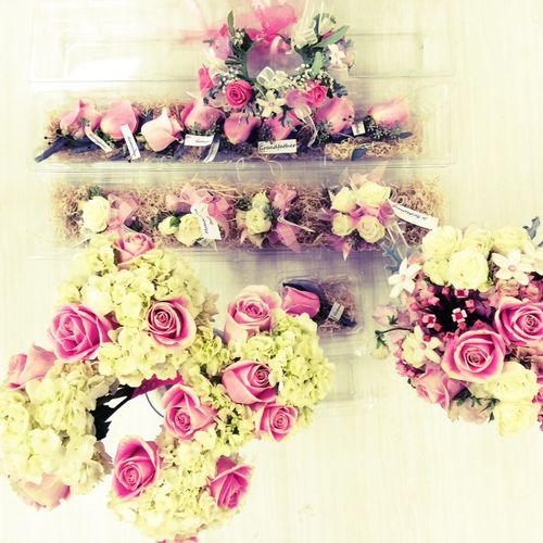 Wedding Flowers: Bridal Bouquet, Bridesmaid Bouque