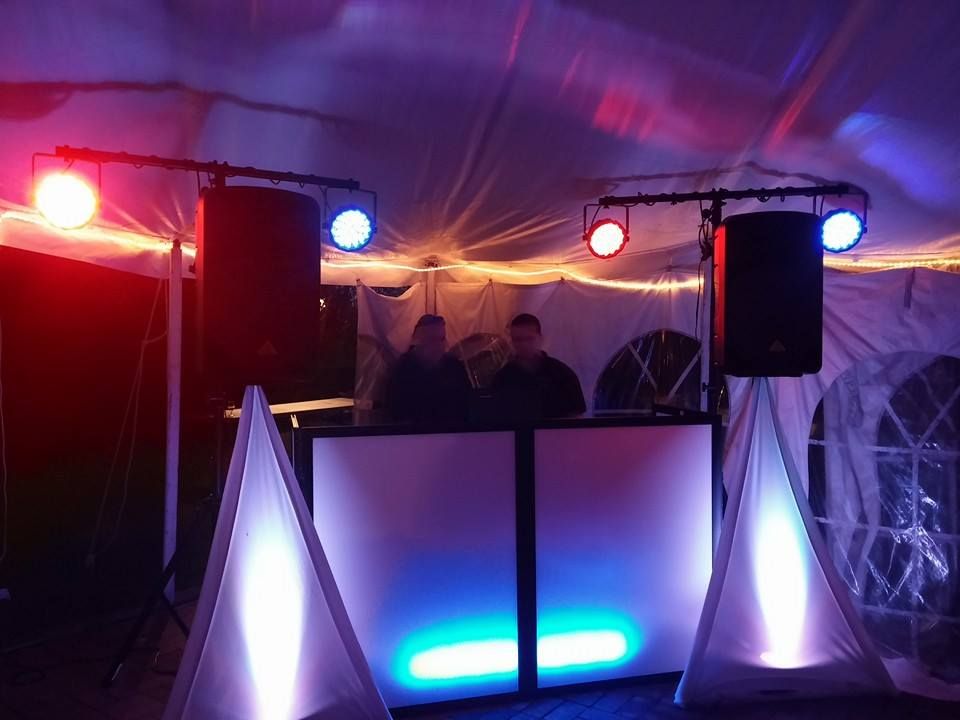 Set Up # 2 with lighting #1- Very Popular choice