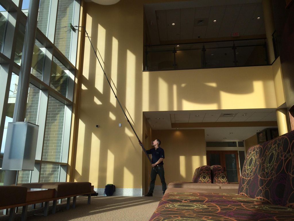 A good example of high interior window cleaning do