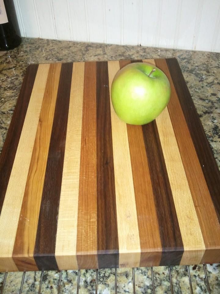 Custom cutting boards made of maple, cherry and wa
