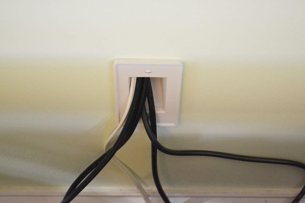 In wall wire concealment