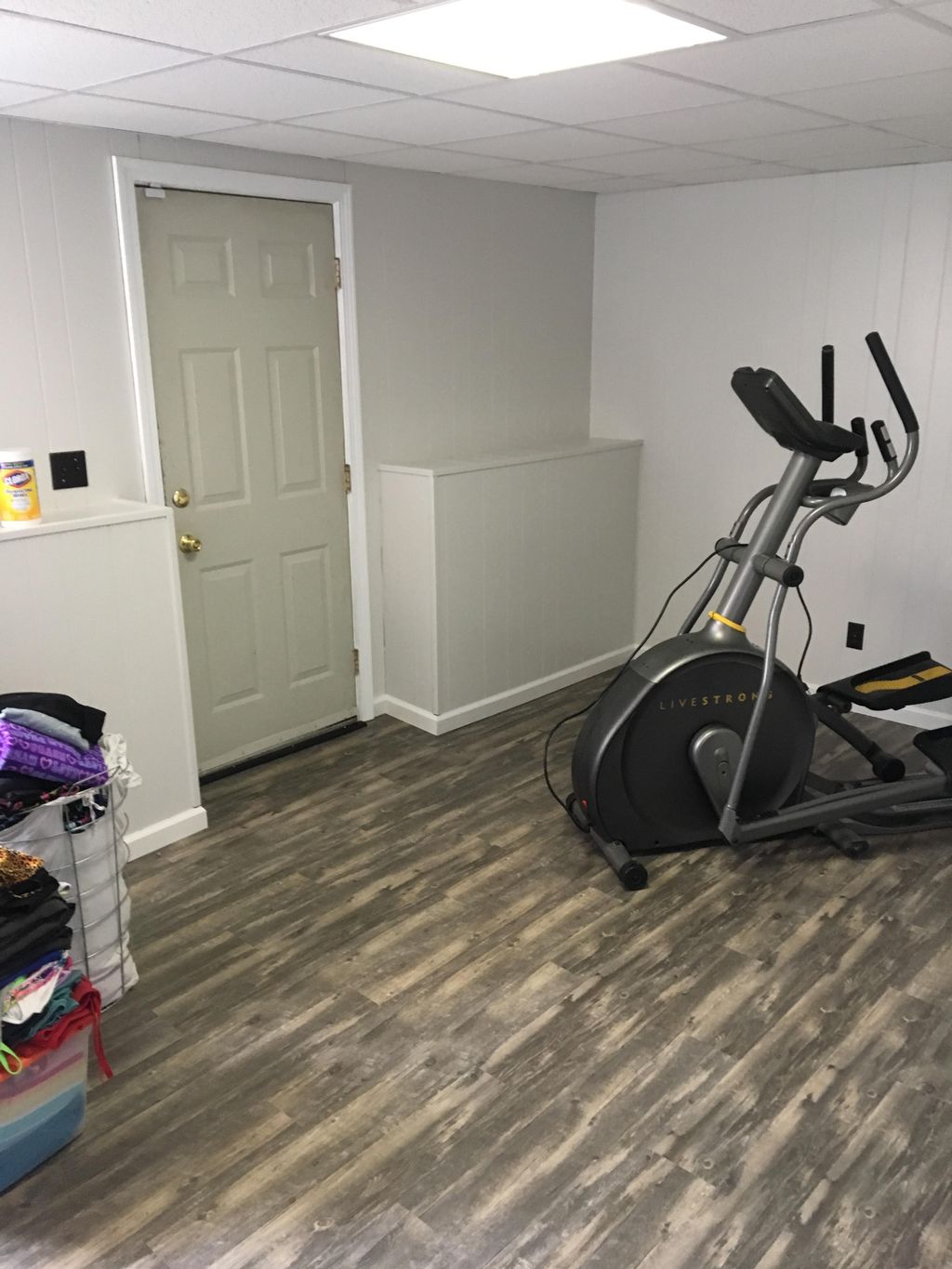 After- vinyl floating floor