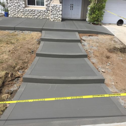 steps with court yard connector to driveway