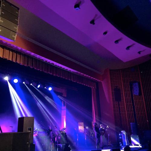 Vio line array, JBL monitors and backline for Russ