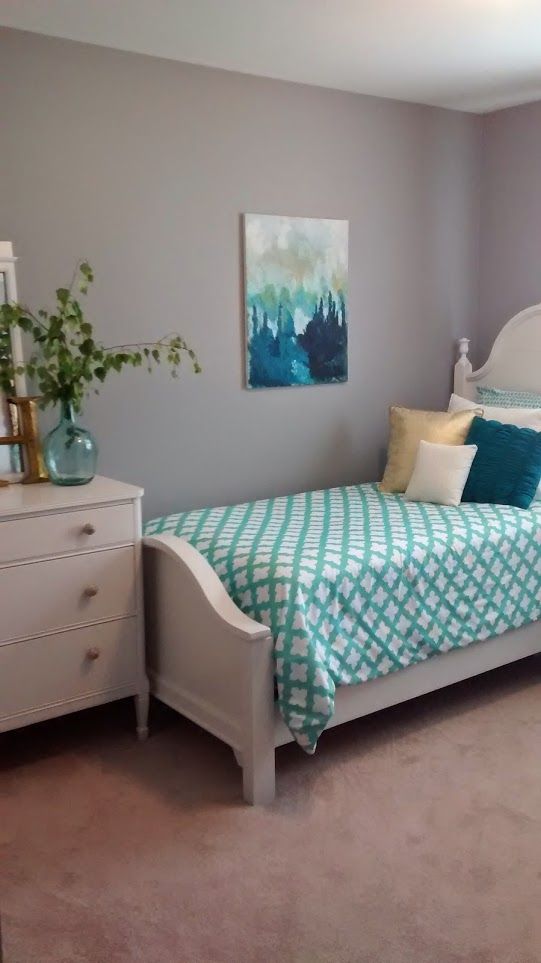 Girls bedroom