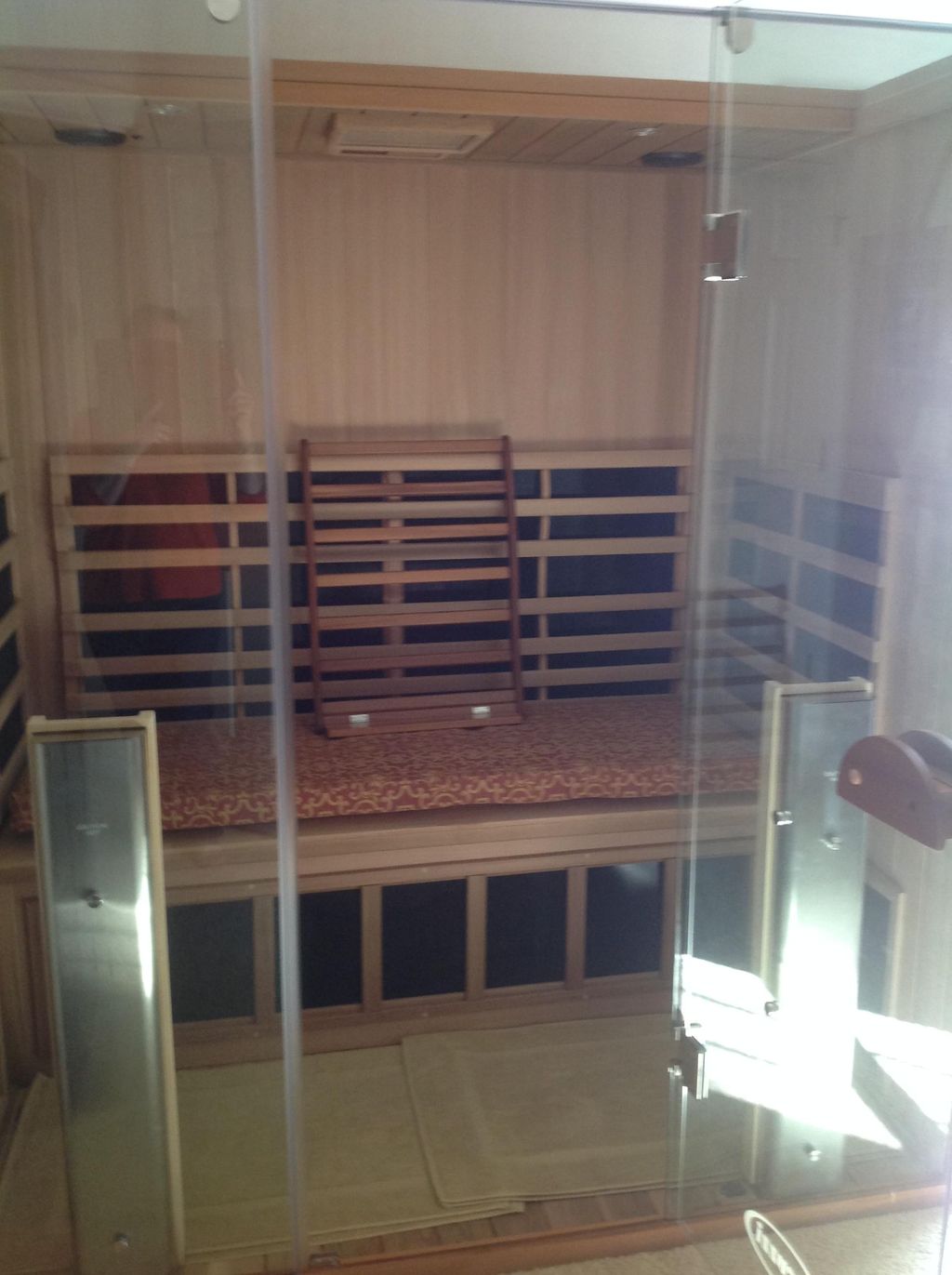 FULL SPECTRUM FAR INFRARED SAUNA