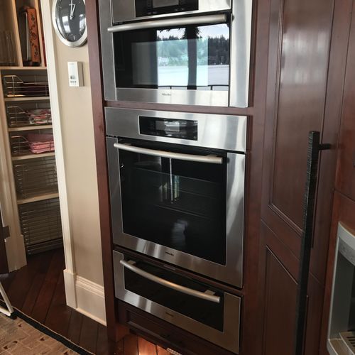 Miele wall oven, speed oven and warming drawer 