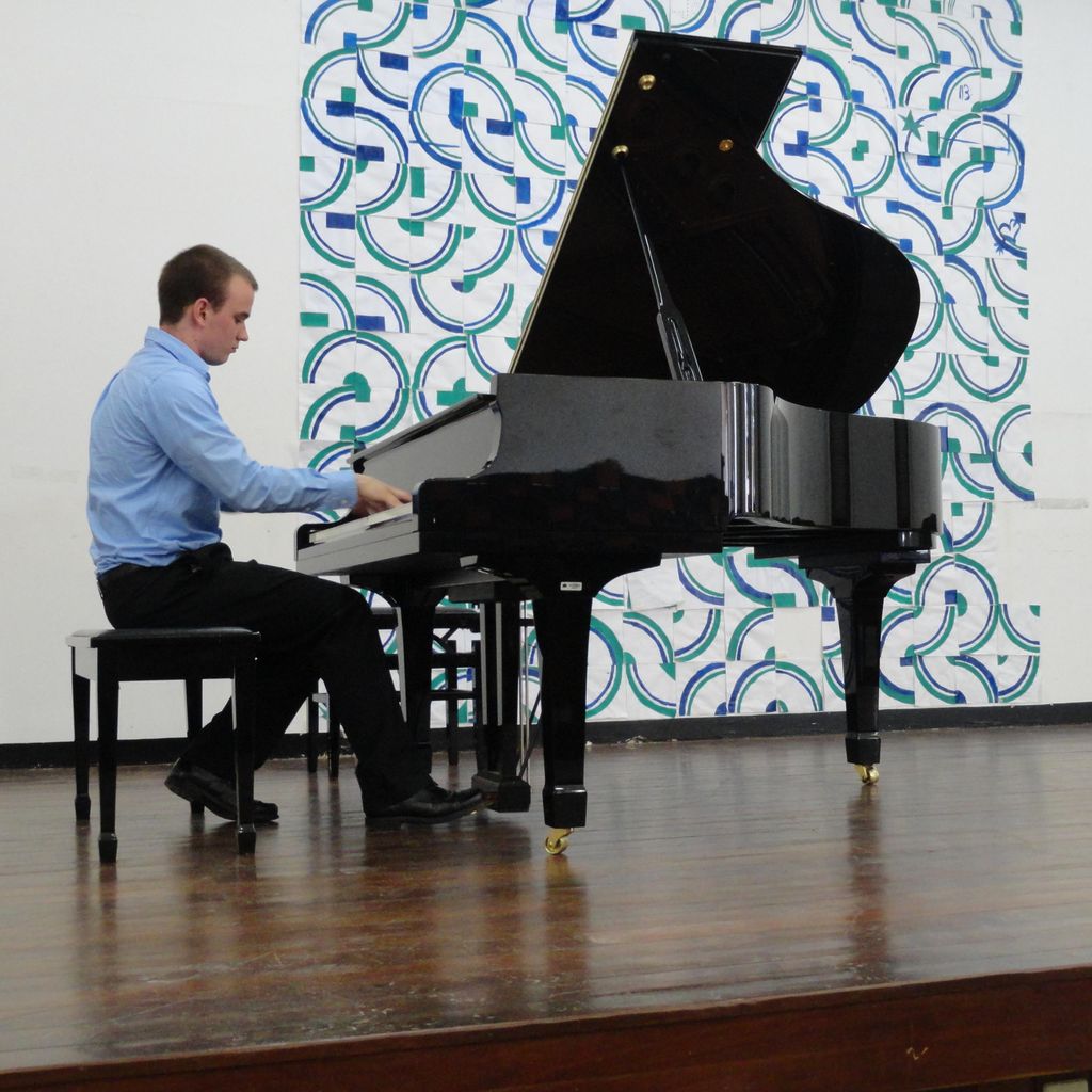 Robert Hjelmstad's Piano Studio