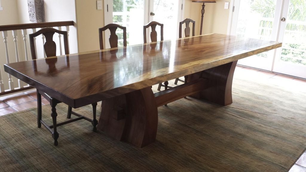 Parota dining table. This table seats 8 comfortabl
