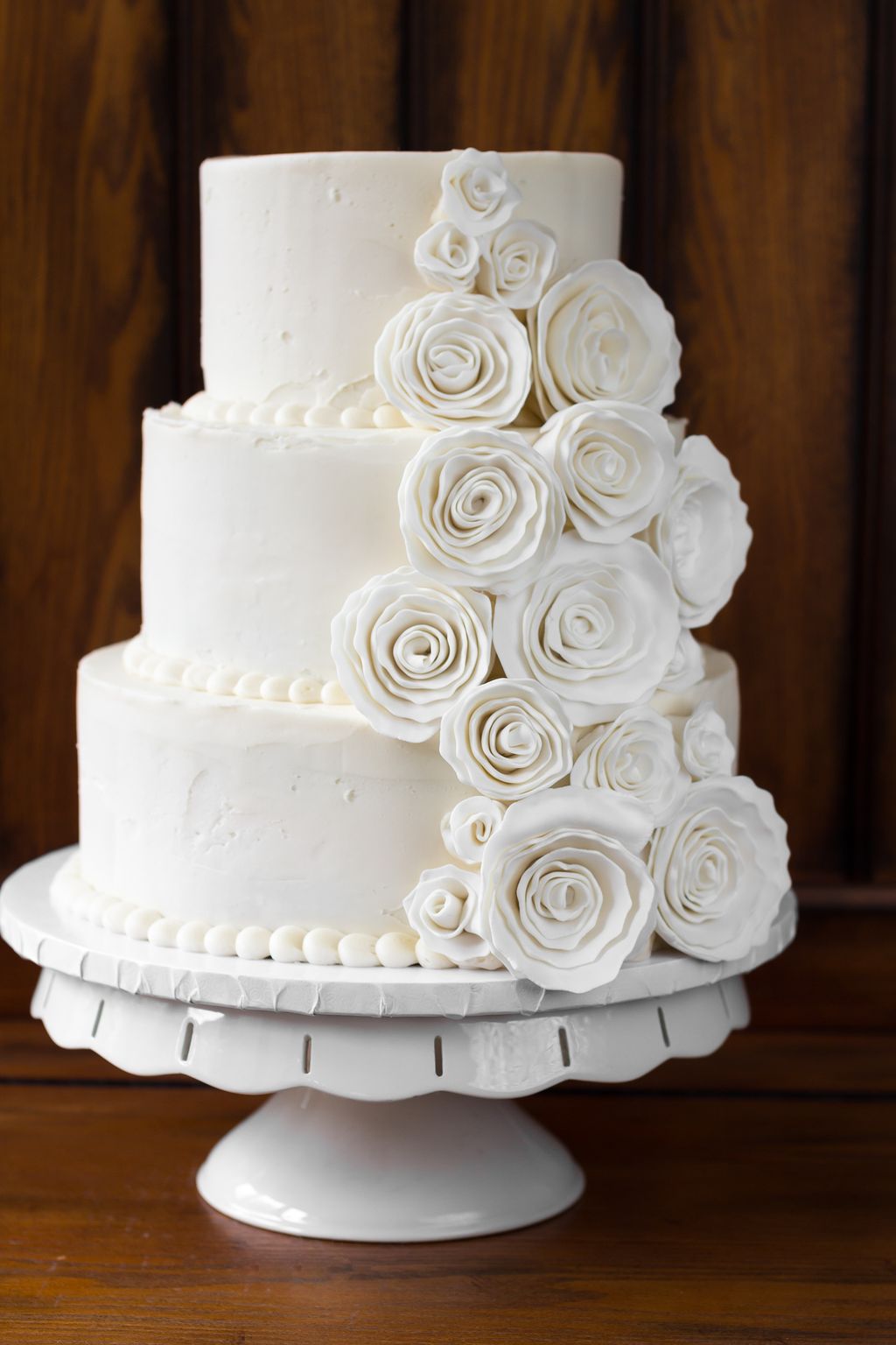 All-White Wedding Cake in Natural Texture with Ruf
