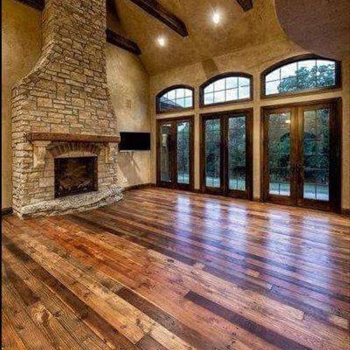 reclaimed lumber flooring