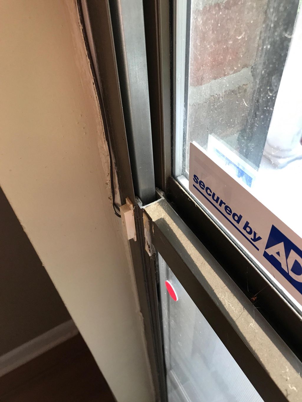 An old (80s-90s) Kinco window with a broken sash g