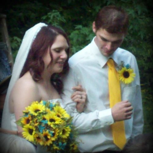 August wedding: Bride and Groom