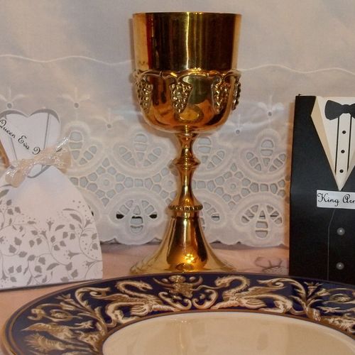 close up of personalized place setting cards that 