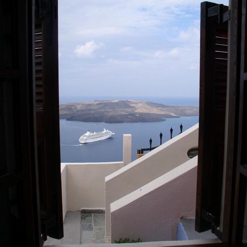 Cruises to the exotic islands of Greece!