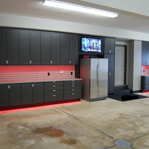 Custom Garage Cabinets, Modern Style