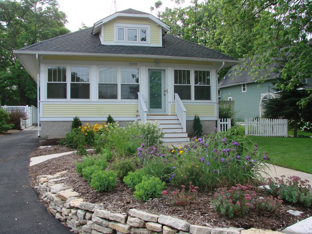 landscaping and new/remodeled Sears home Starlite 