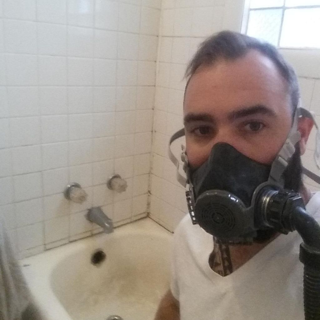 Spray That Tub Bathtub Refinishing