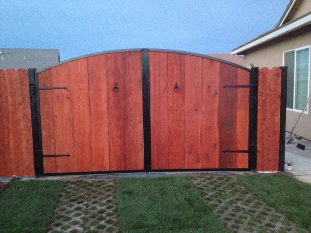 CUSTOM ARCHED RV GATE