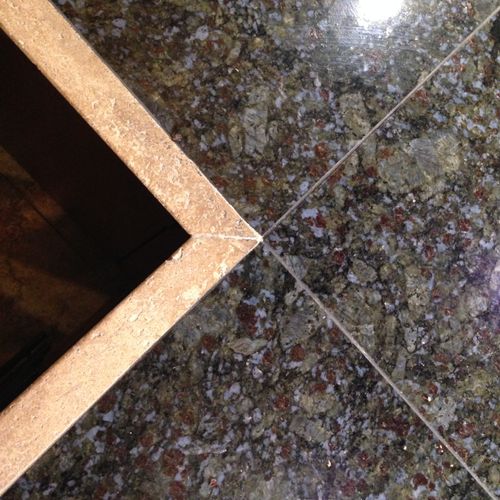 Granite & Travertine Custom Edge Counter
Design & 